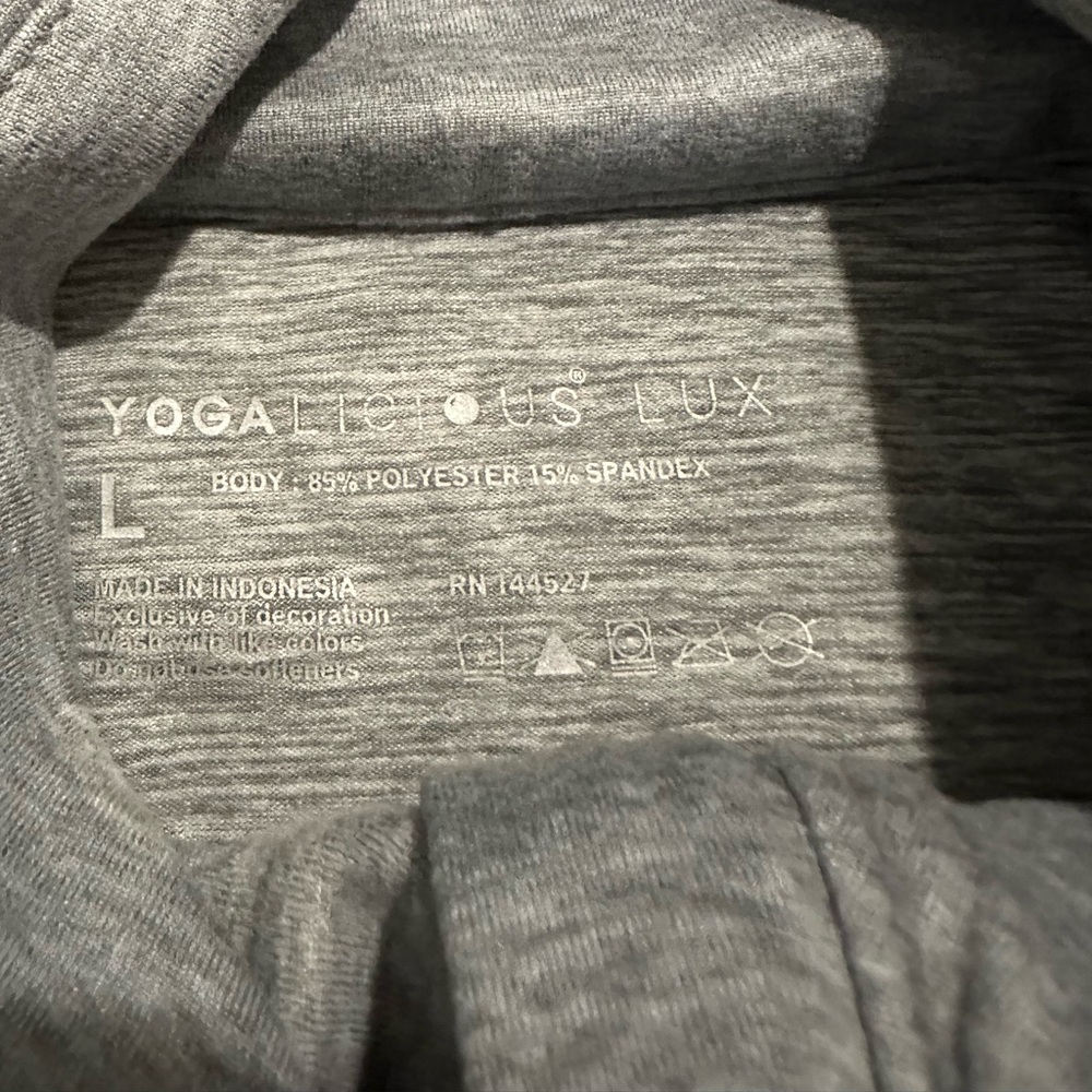 Yogalicious Lux Gray Camo Pullover Quarter zip size large but fits smaller. - Picture 5 of 15